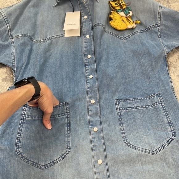 NWT Gucci Bleached Denim Snap Front Dress with 3D Cat Brooch Long Sleeve Sz 36 - Picture 15 of 17